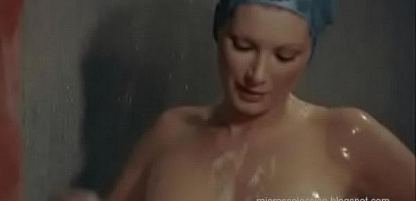  Edwige Fenech en la ducha (La Profesora Enseña En Casa)